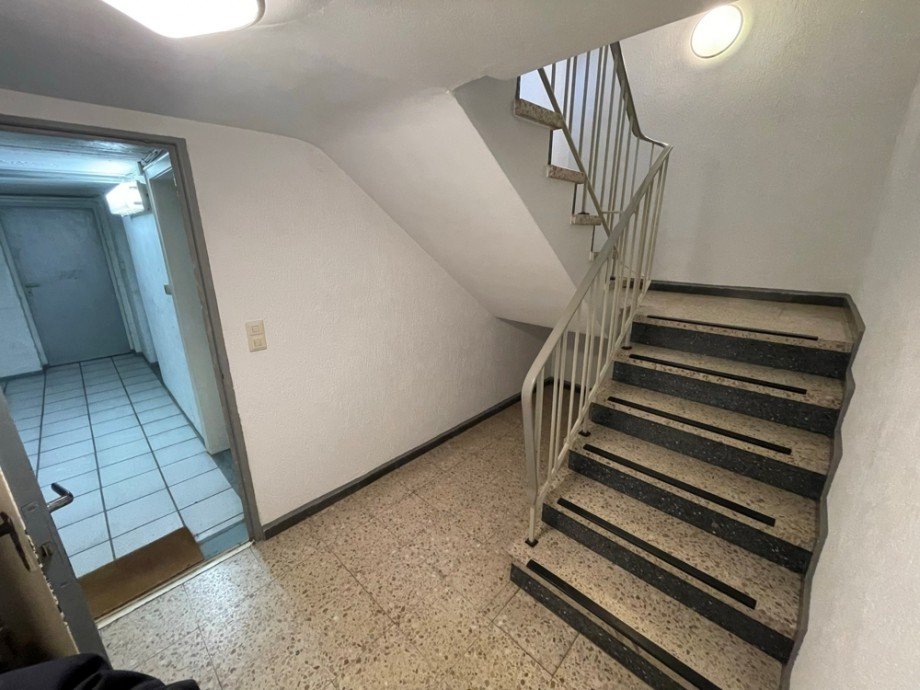 (36) Abschlie�end folgen nun Einblicke in das Kellergeschoss Mehrfamilienhaus Bottrop / Fuhlenbrock