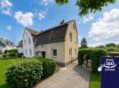 Hauptbild iTH: Hier blühen Wohnideen auf: Reihenendhaus mit großem Garten und Carport in Bottrop-Eigen!