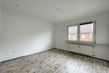 (23) Zwischen Kinder- und Badezimmer betreten Sie das ger�umige Schlafzimmer *VERKAUFT*
