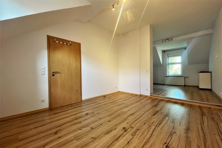 (17) Hier sehen Sie den gr��ten der drei Schlafr�ume dieser Etage Doppelhaush�lfte Bottrop / Eigen