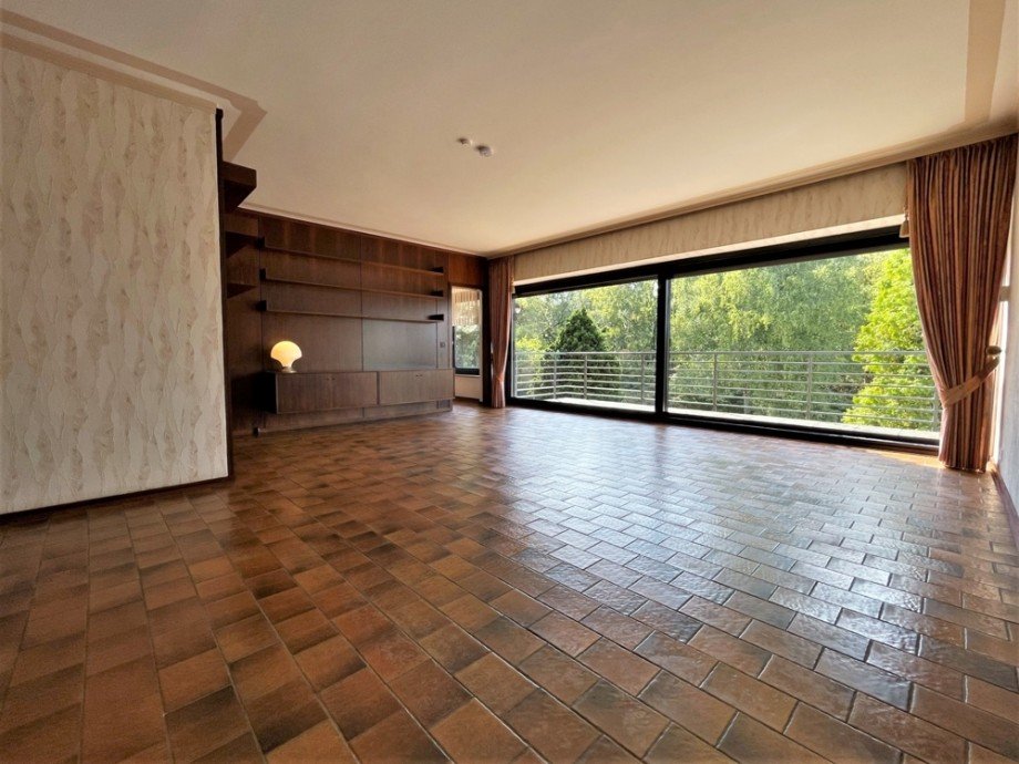 (16) Das einladende Wohnzimmer auf der Geb�uder�ckseite Etagenwohnung Bottrop / Stadtmitte