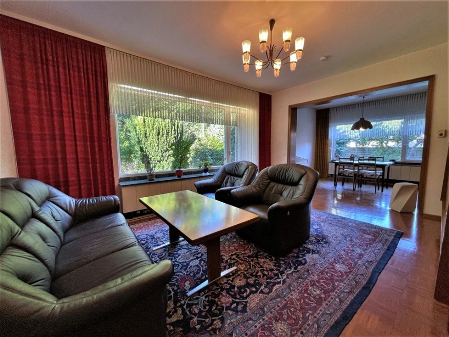 (9) Daran anschlie�end betreten wir das Wohn- und Esszimmer Doppelhaush�lfte Bottrop / Stadtmitte