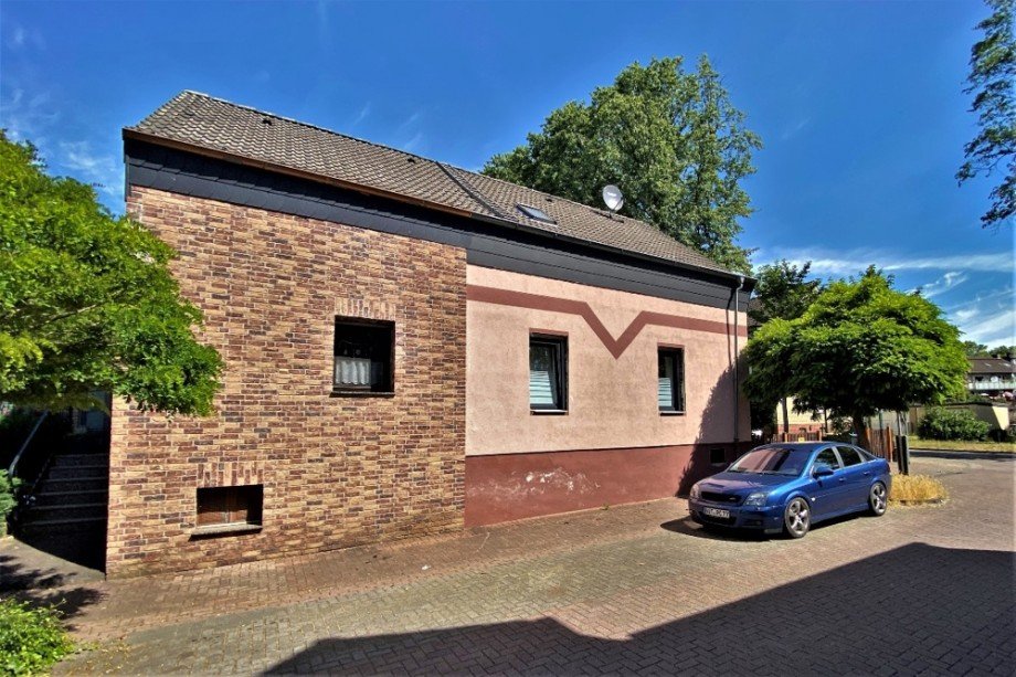 (21) Abschlie�end noch ein Blick auf die Geb�udefront Doppelhaush�lfte Bottrop / Batenbrock