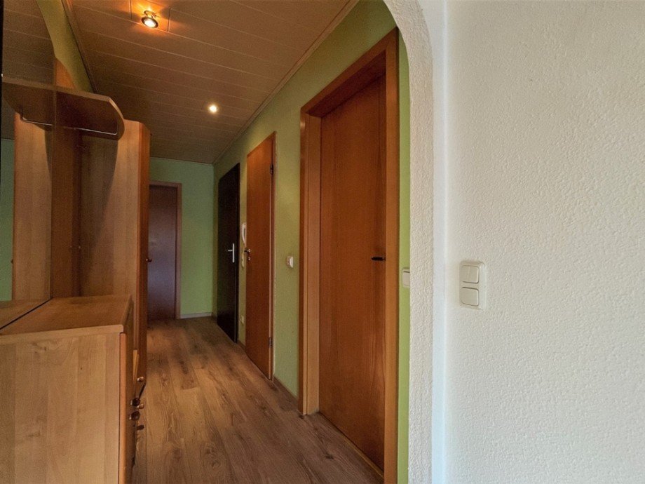 (9) Der Wohnungsflur aus einer anderen Perspektive Erdgeschosswohnung Oberhausen / Schwarze Heide