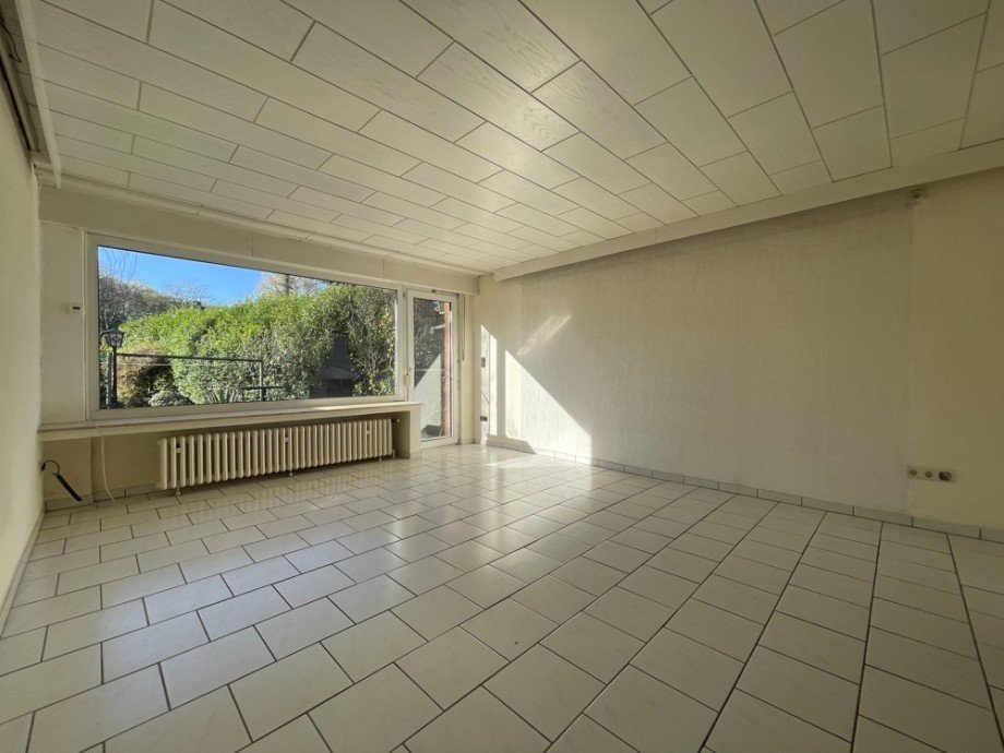 (8) Dieser Wohnbereich befindet sich im Anbau des Erdgeschosses Reihenendhaus Bottrop