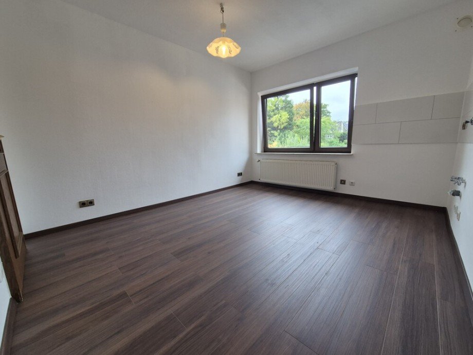 (8) Die K�che bietet ausreichend Platz f�r einen weiteren Essplatzbereich Etagenwohnung Bottrop / Stadtmitte