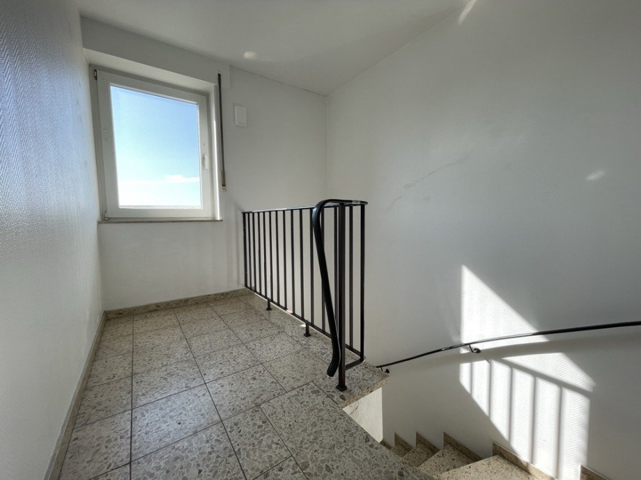 (22) Das Treppenhaus im Obergeschoss Halle / Lager / Produktion Bottrop