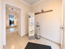 (10) Der helle und ger�umige Eingangsbereich iTH: Aus R�umen werden M�glichkeiten - Vielseitige Immobilie in Bottrop-Kirchhellen!