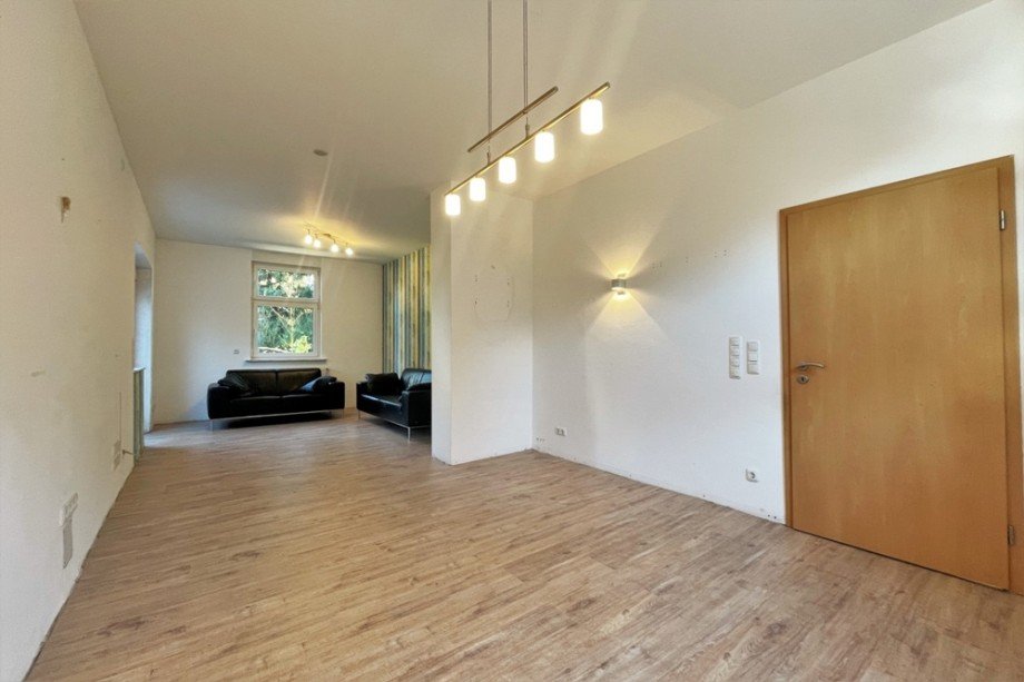 (6) Ein erster Blick in das ger�umige Wohn- und Esszimmer im Erdgeschoss Doppelhaush�lfte Bottrop / Eigen