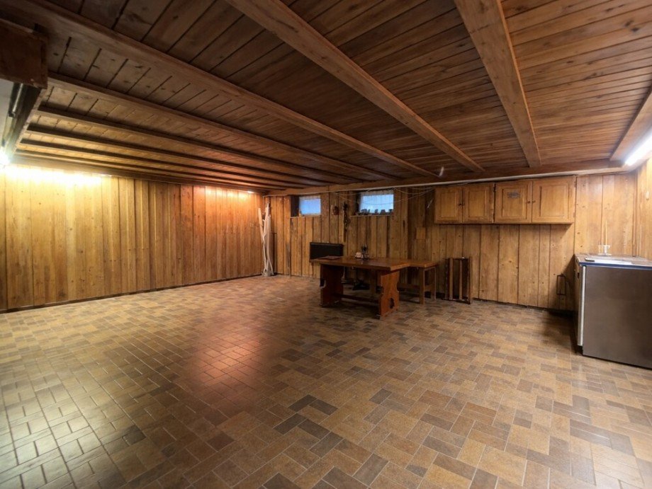 (23) Zur Wohnung geh�ren weitl�ufige Kellerfl�chen Mehrfamilienhaus Gladbeck / Gladbeck-Brauck