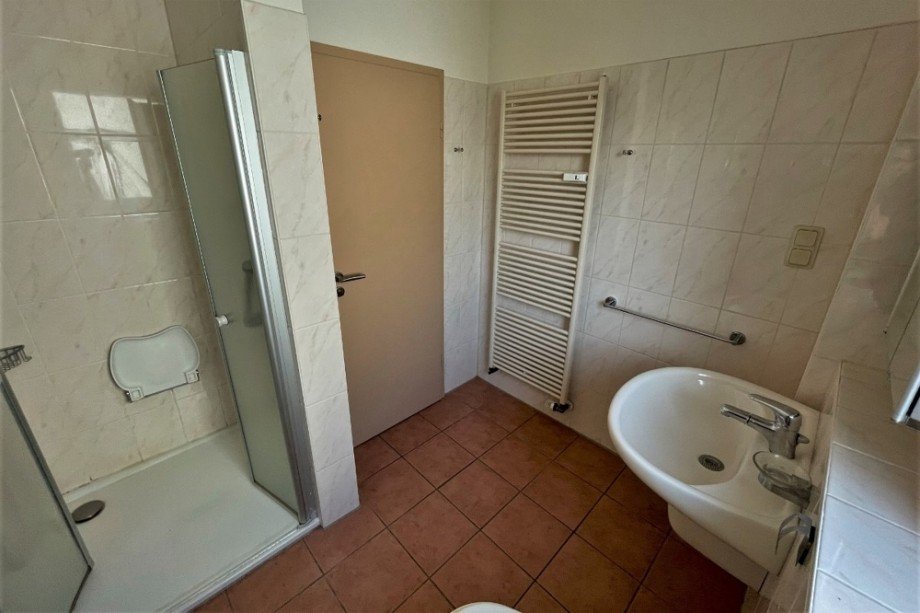 (14) Hier ein Einblick in das Duschbadezimmer der Wohnung Etagenwohnung Bottrop / Stadtmitte