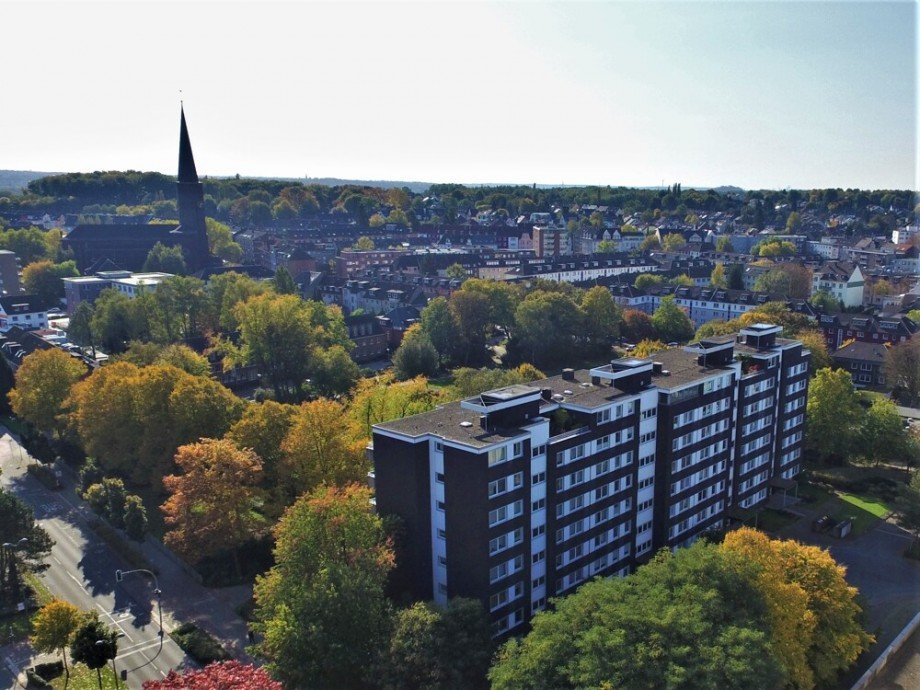 (25) Der Blick auf die Geb�udefront und das unmittelbare Umfeld Etagenwohnung Bottrop / Stadtmitte