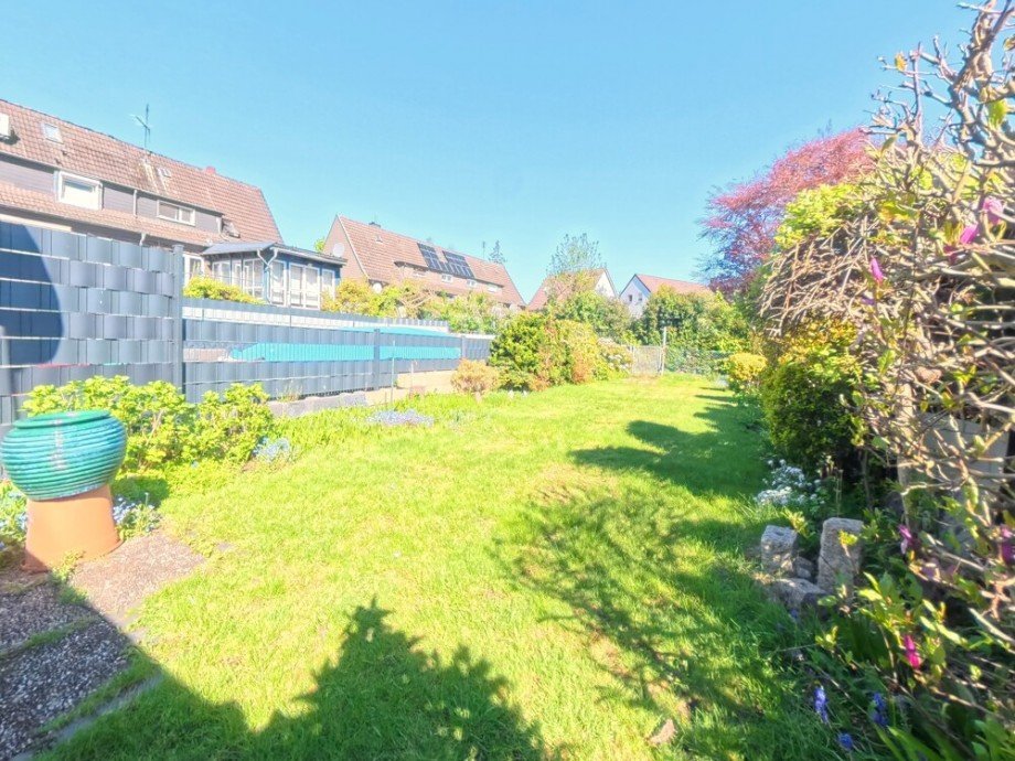 (10) Ein erster Blick in den Garten Reihenmittelhaus Bottrop / Eigen
