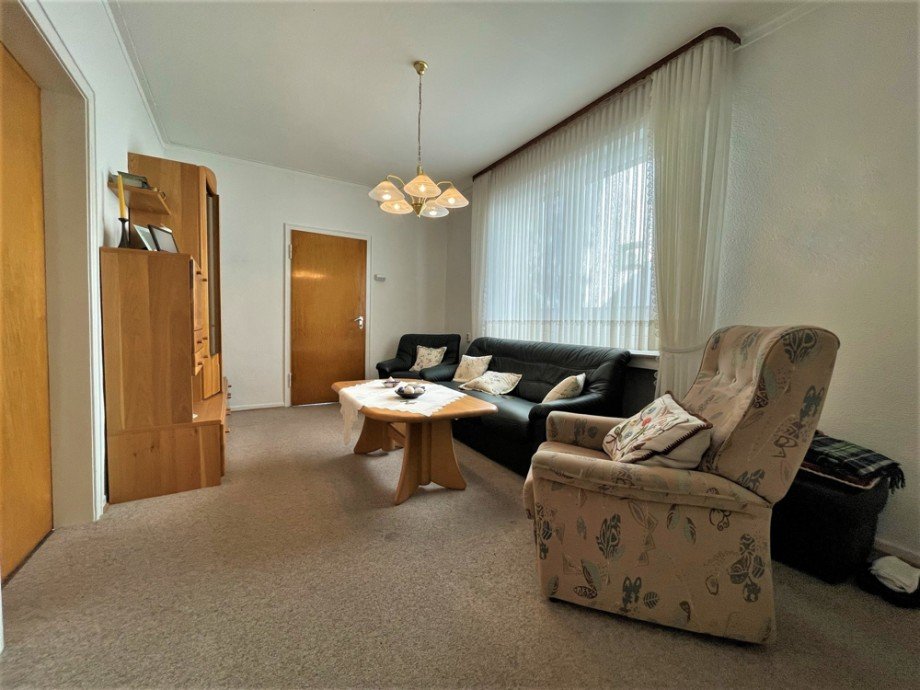 (20) Hier blicken wir in den vor dem Schlafzimmer liegenden Wohnbereich Zweifamilienhaus Bottrop / Batenbrock