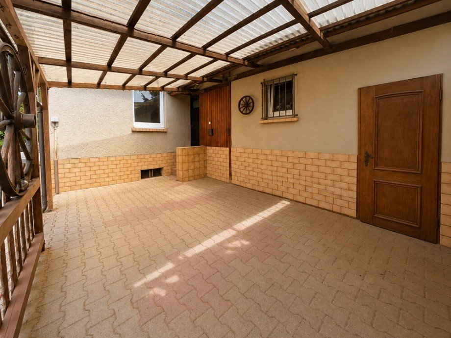 (10) Die Terrasse inkl. praktischer Abstellkammer Reihenendhaus Bottrop / Eigen