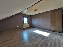 (29) Eine weitere Raumimpression aus dem Dachgeschoss iTH: Wohn-& Gesch�ftshaus mit �ber 250qm Gewerbefl�chen zzgl. zwei Wohneinheiten in BOT- Batenbrock!