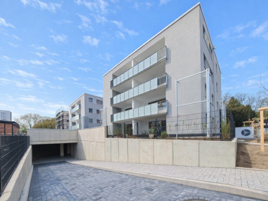 (21) �ber diese Einfahrt erreichen Sie die Tiefgarage Erdgeschosswohnung Oberhausen / Klosterhardt-Nord