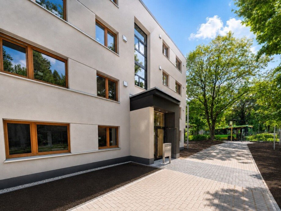 (2) Ein Blick auf den Hauseingangsbereich Etagenwohnung Oberhausen / Klosterhardt-Nord