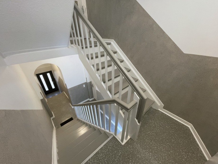 (5) Eine weitere Impression aus dem gemeinschaftlichen Hausflur Dachgeschosswohnung Oberhausen / Sterkrade-Mitte