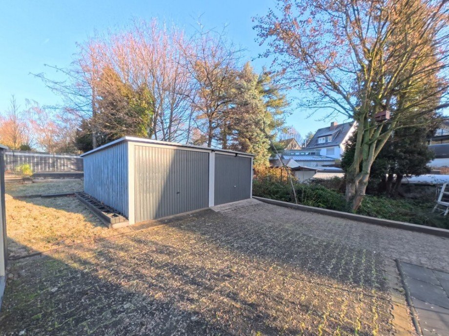 (4) Zum Angebot geh�ren diese zwei PKW Garagen Zweifamilienhaus Bottrop / Stadtmitte