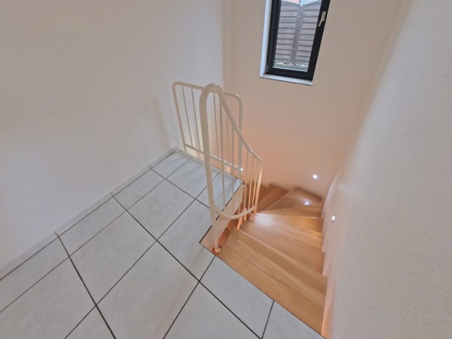 (16) Der Abgang in das Souterrain Erdgeschosswohnung Bottrop / Fuhlenbrock