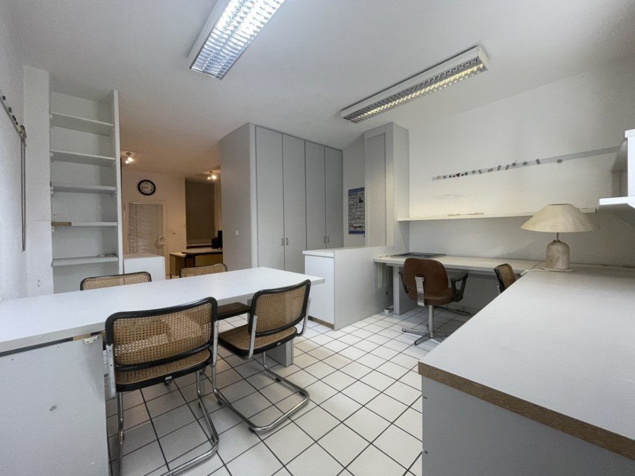 (27) Ein weiterer Eindruck aus den ehemaligen B�rofl�chen Mehrfamilienhaus Gladbeck / Zweckel