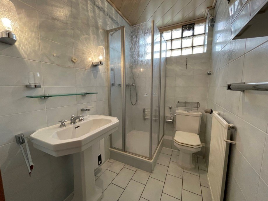 (14) Mit benachbartem Duschbadezimmer Reiheneckhaus Bottrop / Fuhlenbrock