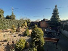 (16) Auf dem hinteren Grundst�ck befindet sich weiterhin eine zweite angelegte Terrasse *VERKAUFT*