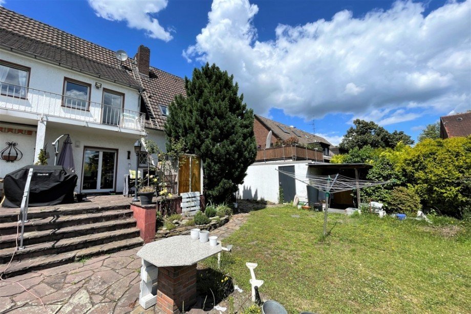 (8) Eine erste Impression von der Terrasse und den angrenzdenen Gartenbereich Doppelhaush�lfte Bottrop / Eigen