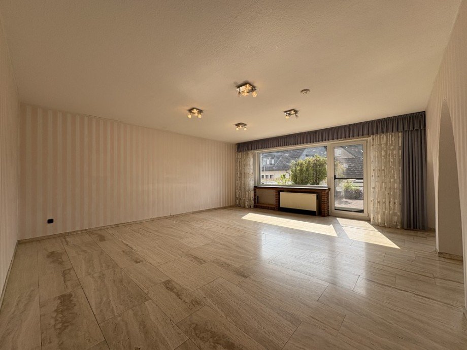 (15) Eine erste Impression aus dem gro�z�gigem Wohnzimmer Erdgeschosswohnung Bottrop / Eigen