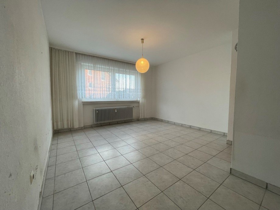 (13) Ein weiterer Wohnraum im Erdgeschoss Mehrfamilienhaus Bottrop / Fuhlenbrock