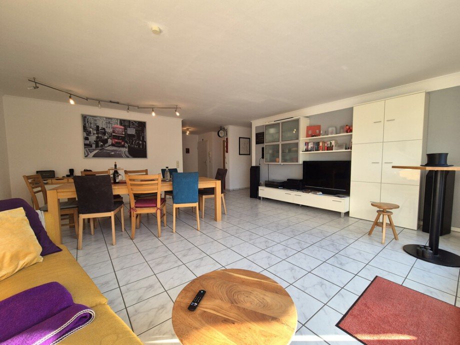 (15) Eine abschlie�ende Impression des gro�z�gigen Wohn- und Essbereichs Maisonettewohnung Bottrop / Vonderort