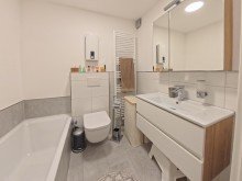 (20) Zun�chst ein Blick in das Wannenbadezimmer neben dem Elternschlafzimmer *VERKAUFT*