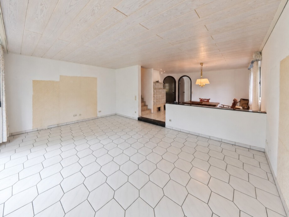 (11) Hier ein Blick in das ger�umige Wohnzimmer Reihenendhaus Bottrop / Fuhlenbrock