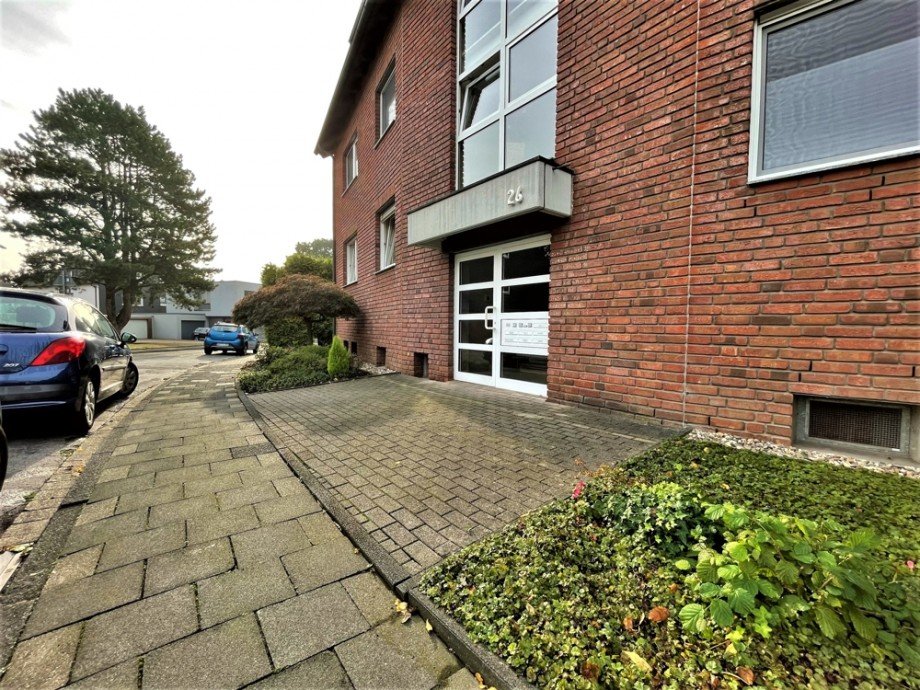(20) Eine abschlie�ende Impression des Hauseingangsbereiches Etagenwohnung Bottrop / Fuhlenbrock