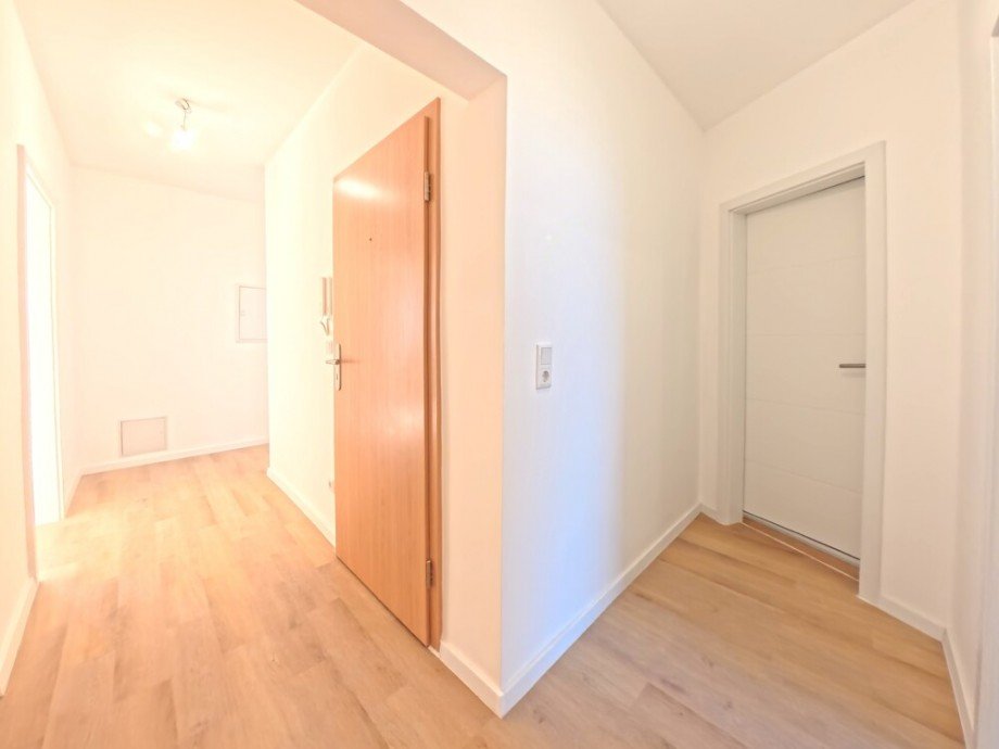 (5) Eine erste Impression des Wohnungsflures Etagenwohnung Bottrop / Stadtmitte