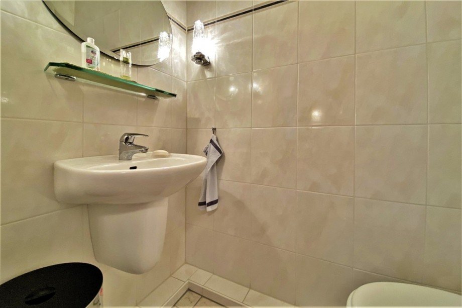 (7) �ber den Wohnungsflur betreten Sie das G�ste WC Etagenwohnung Bottrop / Stadtmitte