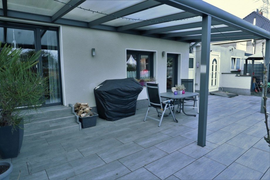 (9) �ber die K�che betreten Sie zun�chst die �berdachte Terrasse Doppelhaush�lfte Bottrop / Welheimer Mark