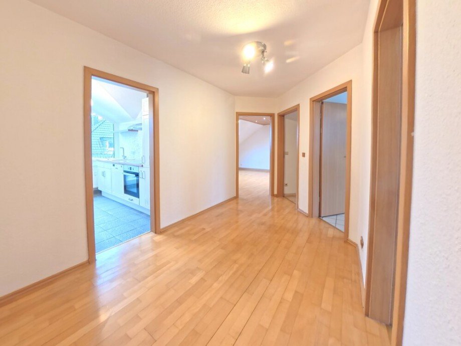 (6) Es empf�ngt Sie ein ger�umiger Wohnungsflur Dachgeschosswohnung Bottrop / Batenbrock