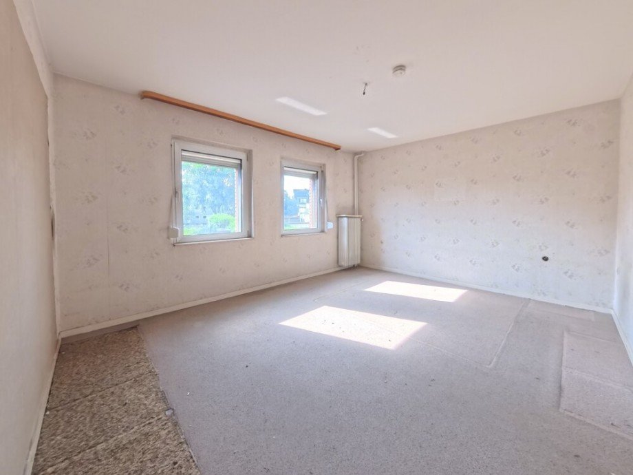(13) Hier ein erster Blick in das Elternschlafzimmer auf der R�ckseite Reihenmittelhaus Bottrop / Batenbrock