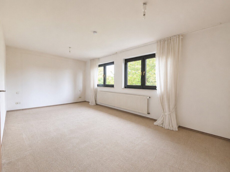 (18) Abschlie�end befindet sich das Elternschlafzimmer auf der Geb�uder�ckseite Reihenendhaus Bottrop / Fuhlenbrock