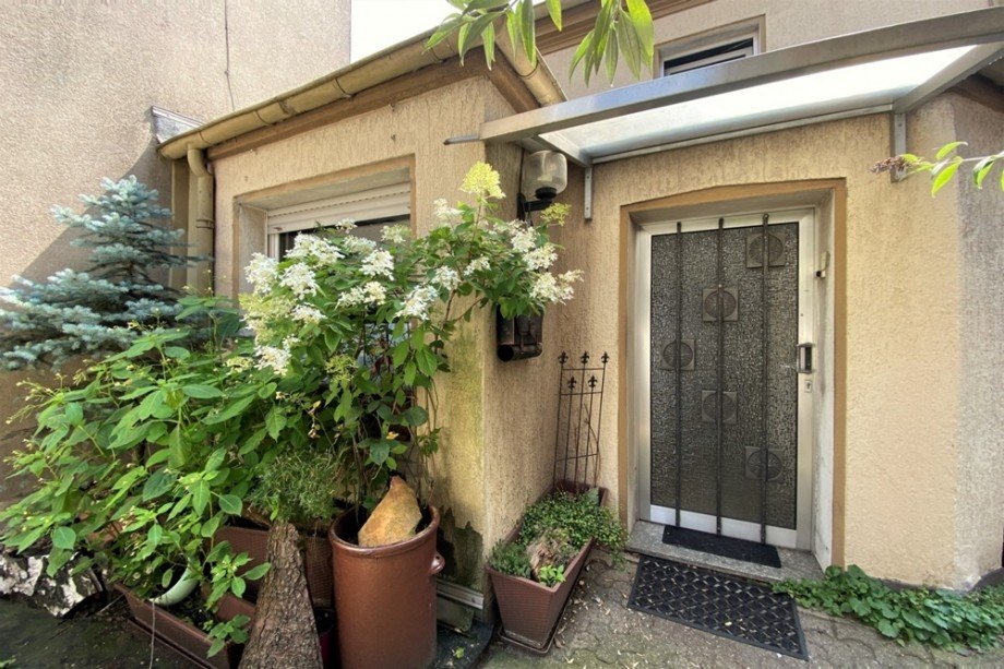(26) Der private Hauseingang des Hinterhauses Haus Bottrop / Stadtmitte