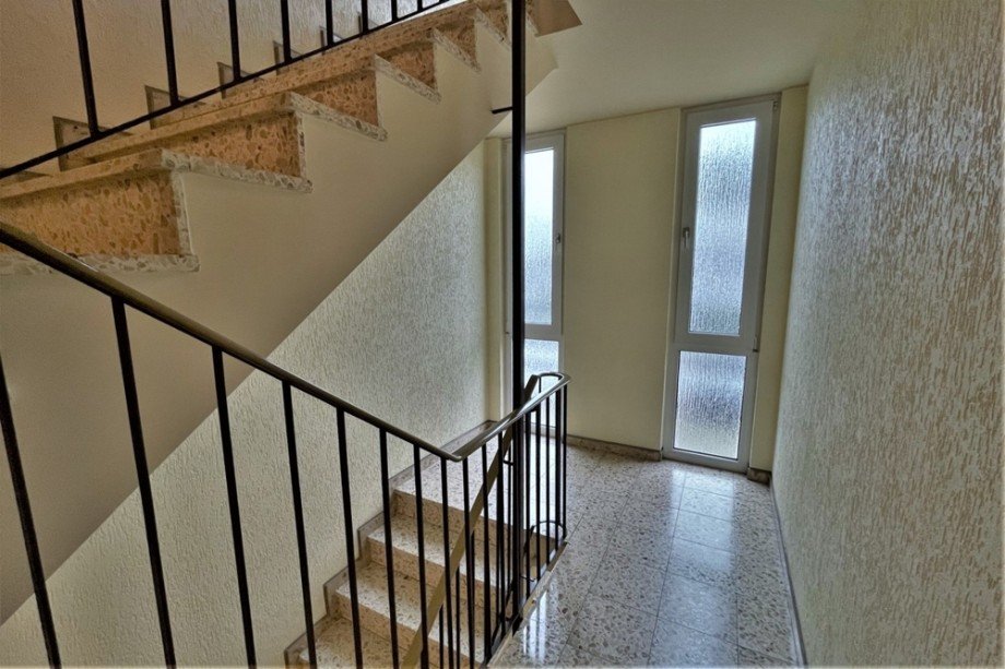 (14) Der Weg hinunter in den gemeinschaftlichen Keller Etagenwohnung Bottrop / Stadtmitte