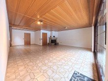 (8) Das ger�umige Wohn- und Esszimmer ist zur Geb�uder�ckseite ausgerichtet *VERMIETET*