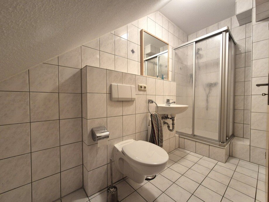 (28) Abschlie�end befindet sich auf dieser Etage ein Duschbadezimmer Maisonettewohnung Bottrop / Vonderort