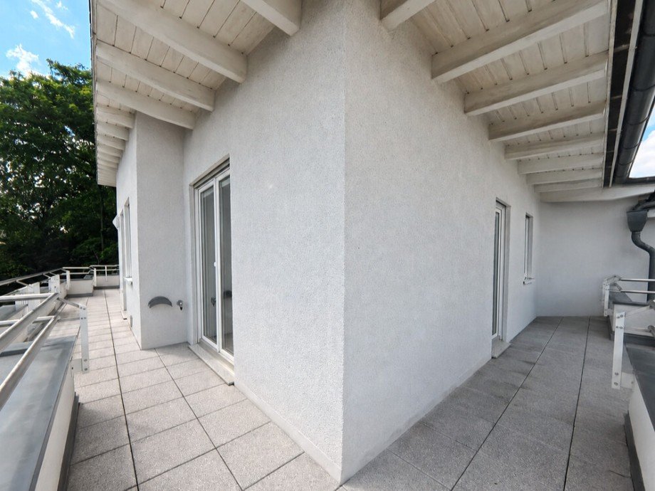 (13) Dieser Raum bietet Ihnen ferner einen ersten Zugang zum Balkon Penthousewohnung Bottrop / Bottrop-Vonderort