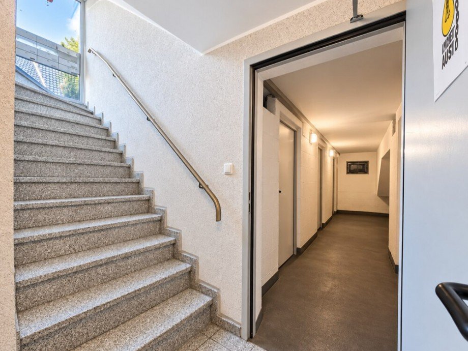 (21) Es folgen Eindr�cke aus dem �u�erst gepflegten Kellergeschoss Etagenwohnung Bottrop / Batenbrock