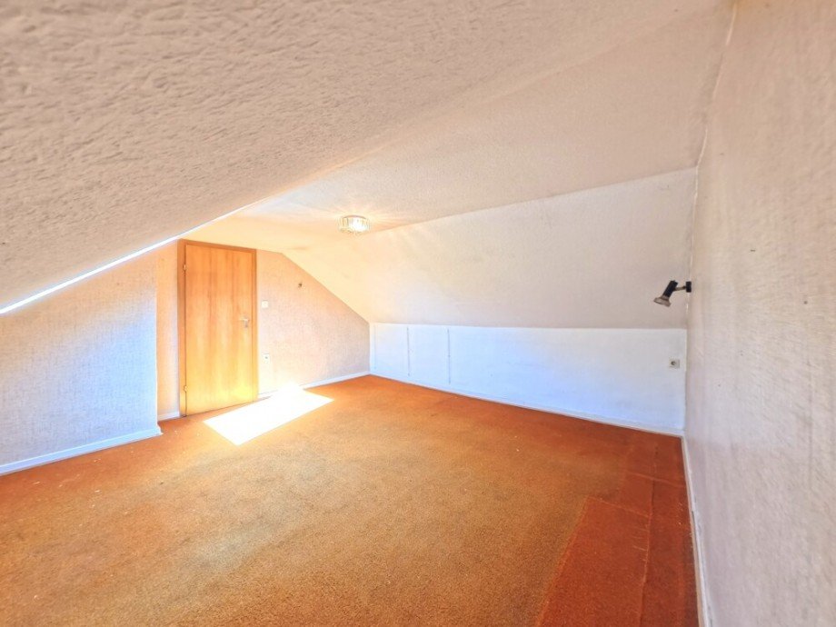 (25) Dieser Raum eignet sich ideal als Hobbyraum oder als Stauraumfl�che (Nfl.) Reihenmittelhaus Oberhausen / Osterfeld-Ost