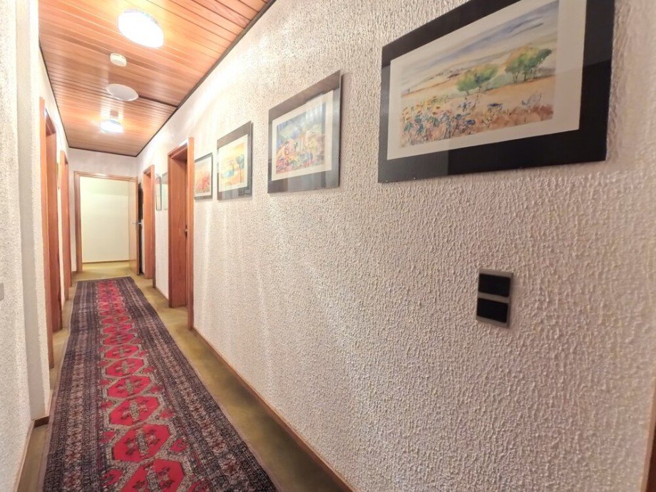 (13) Dieser Flur f�hrt Sie zu den privaten R�umlichkeiten der Wohnung Mehrfamilienhaus Gladbeck / Gladbeck-Brauck