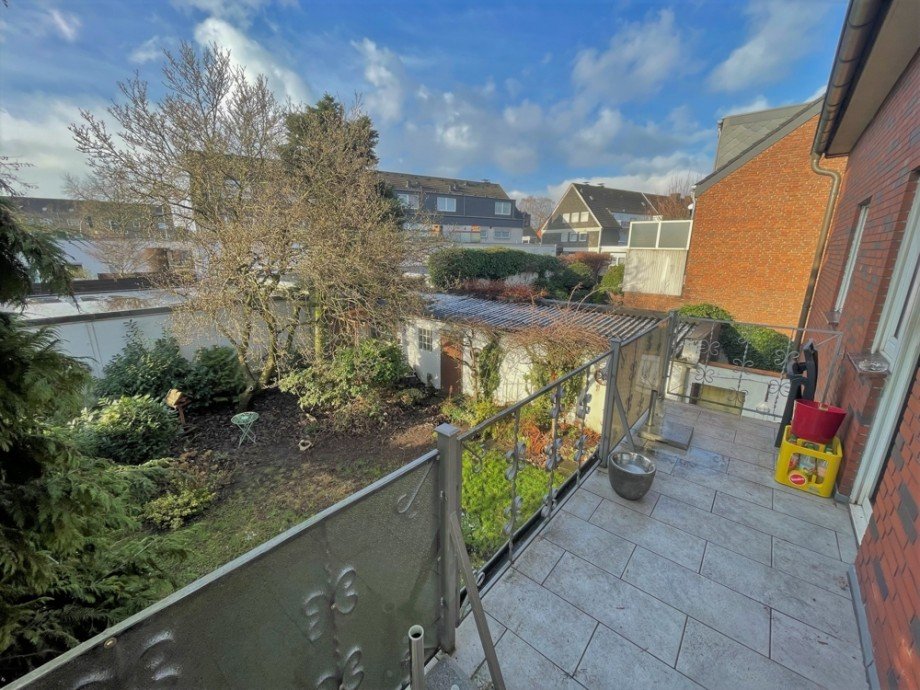 (26) Hier eine Impression vom r�ckseitigen Balkon in s�dwestlicher Ausrichtung Mehrfamilienhaus Bottrop / Fuhlenbrock